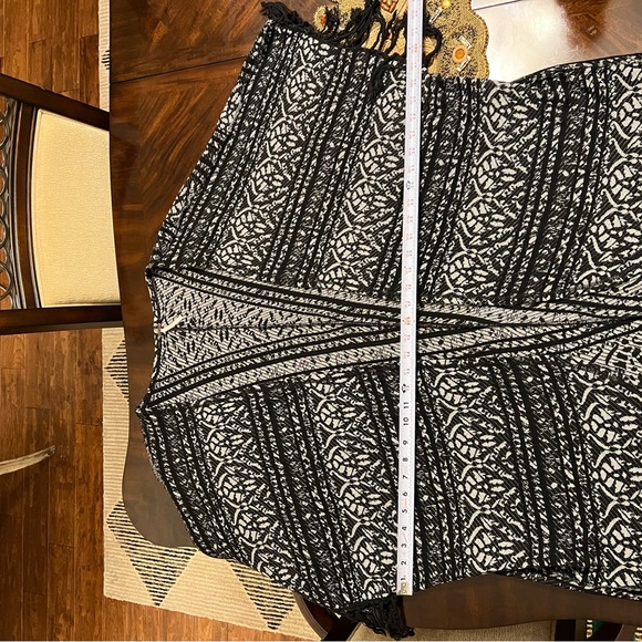 Free People Patterned Kimono Cardigan. Great pattern, cute and versatile. Sz L - Picture 9 of 11